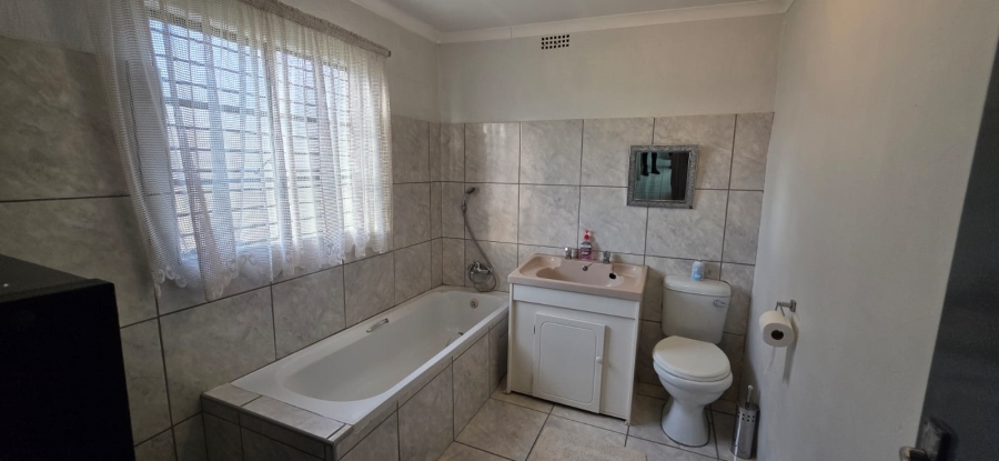 Commercial Property for Sale in Ifafi North West